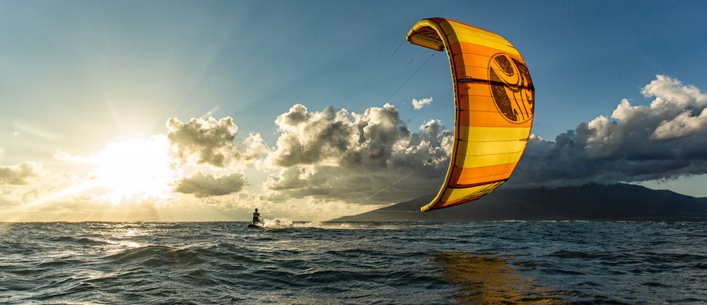 Kiteboarding & Kitesurfing
